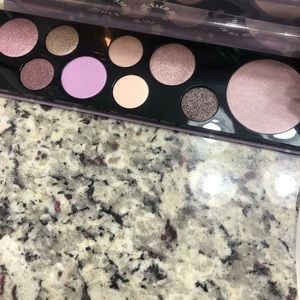 Brand new Mac eye shadow pallet